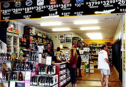 Knickerbocker Hotel - Sunshine Coast Tourism 3