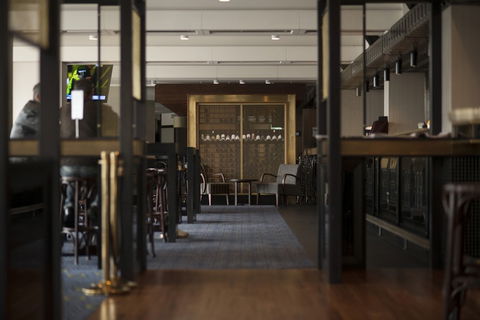 The Royal On The Waterfront - Holiday Sunshine Coast 1