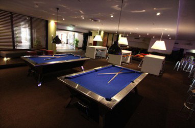 Roxy Hotel - Holiday Sunshine Coast 1