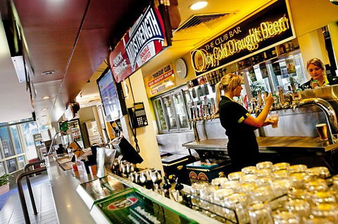 The Palmerston Sports Club Inc - Sunshine Coast Tourism 1