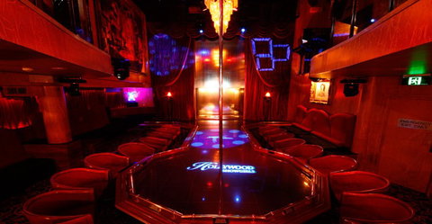 Hollywood Showgirls - Holiday Sunshine Coast 0