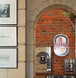 Scottish Chief's Tavern Brewery - Holiday Sunshine Coast 0