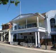Mount Pleasant Hotel - Holiday Sunshine Coast