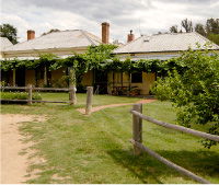 The Blue Duck Inn Hotel - Sunshine Coast Tourism 0