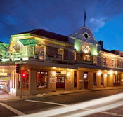 Town Hall Hotel - Holiday Sunshine Coast