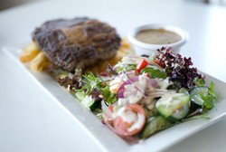 Henry Rous Tavern Hotel - Holiday Sunshine Coast 1