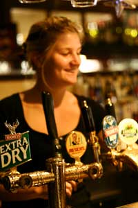 Sweeney's Hotel - Sunshine Coast Tourism 1