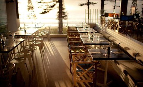 Deck Bar And Dining - Holiday Sunshine Coast 1