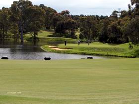 Flagstaff Hill Golf Club And Koppamurra Ridgway Restaurant - Holiday Sunshine Coast 1