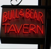 Bull And Bear Tavern - Holiday Sunshine Coast
