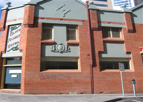 Elm's Family Hotel - Holiday Sunshine Coast