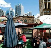 Hotel Sweeneys - Sunshine Coast Tourism