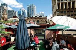 Hotel Sweeneys - Sunshine Coast Tourism 0