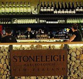 Stoneleigh Lounge - Sunshine Coast Tourism