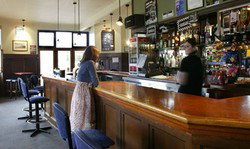 Ocean Beach Hotel - Holiday Sunshine Coast 1