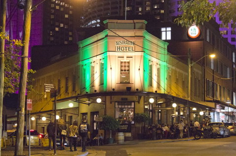 The Australian Hotel - Holiday Sunshine Coast 6