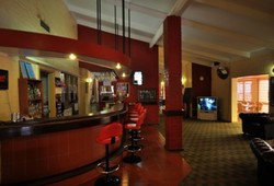 Newman Hotel Motel - Sunshine Coast Tourism 1