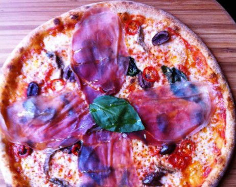 La Rosa Bar And Pizza - Sunshine Coast Tourism 3