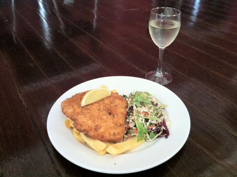 Commonwealth Hotel - Holiday Sunshine Coast 2