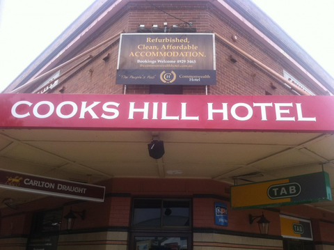 Commonwealth Hotel - Holiday Sunshine Coast 3