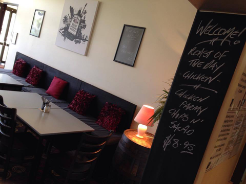Currimundi Hotel - Sunshine Coast Tourism 4
