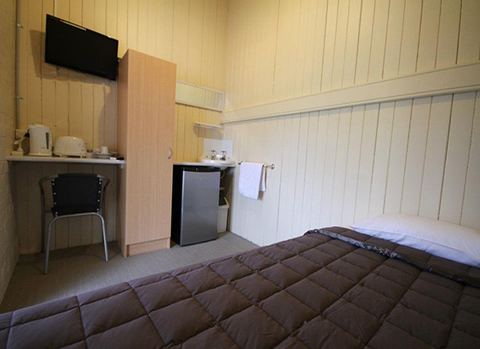 Grand Hotel (Mount Morgan) - Sunshine Coast Tourism 1