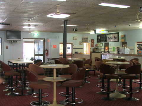 Old Bar Tavern - Sunshine Coast Tourism 3