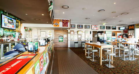 Pelican Waters Tavern - Sunshine Coast Tourism 2
