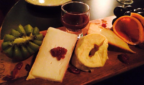 Red Baron's Lounge Bar - Holiday Sunshine Coast 4