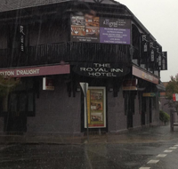 Royal Inn Hotel Waratah - Holiday Sunshine Coast
