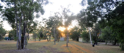 The Bark Hut Inn - Sunshine Coast Tourism 1