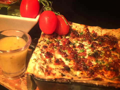 Viva La Vida Wine & Tapas Bar - Sunshine Coast Tourism 3