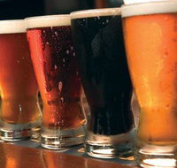 The Local Pub - Holiday Sunshine Coast