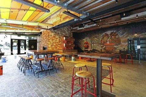 The Grovedale Hotel - Holiday Sunshine Coast 0