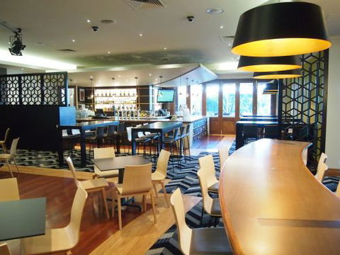 The Grovedale Hotel - Holiday Sunshine Coast 2