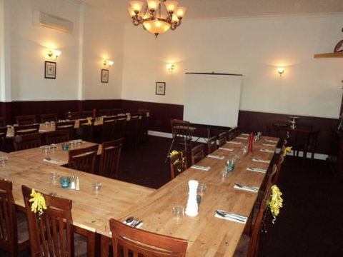 Grass Valley Tavern - Sunshine Coast Tourism 2