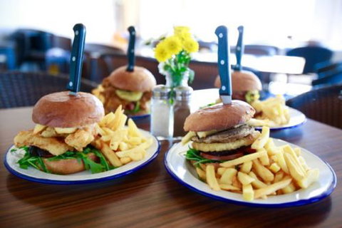 Tea Gardens Hotel–Motel - Holiday Sunshine Coast 3