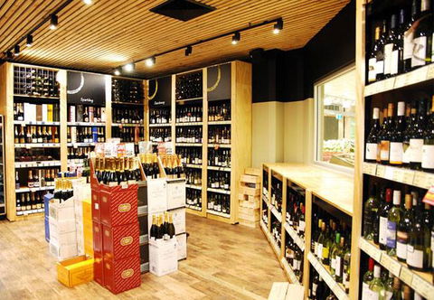 Vintage Cellars - Sunshine Coast Tourism 4
