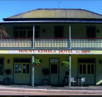 Mount Kembla Village Hotel - Holiday Sunshine Coast