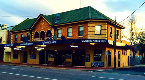 Queens Arms Hotel - Sunshine Coast Tourism 0