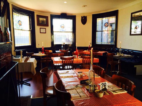 Queens Arms Hotel - Sunshine Coast Tourism 2