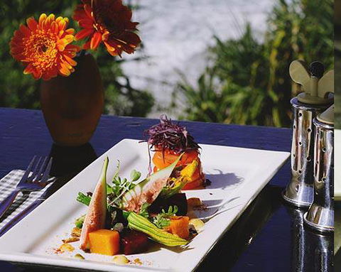 Pacific Hotel - Sunshine Coast Tourism 3