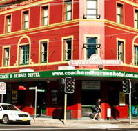 The Coach  Horses Hotel - Holiday Sunshine Coast