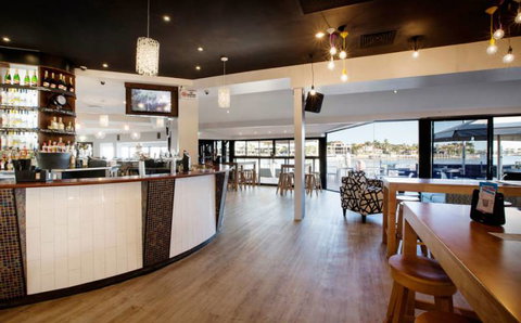 Wharf Tavern - Sunshine Coast Tourism 1
