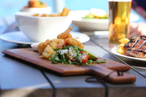 Wharf Tavern - Sunshine Coast Tourism 4