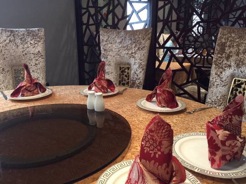 Dragon Palace - Holiday Sunshine Coast 0