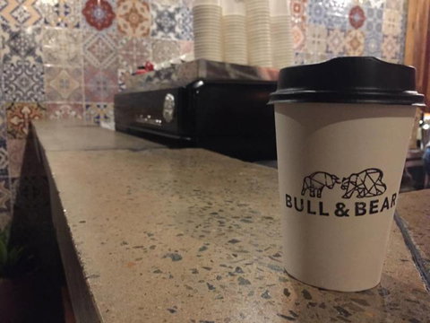 Bull & Bear - Holiday Sunshine Coast 1