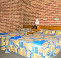 Bohle Barn Hotel Motel - Sunshine Coast Tourism