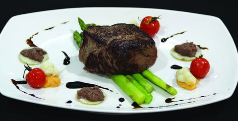 Lilys Restaurant Bar & Function Centre - Holiday Sunshine Coast 4