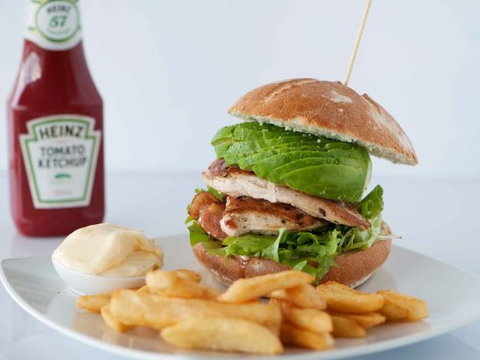 Moo Gourmet Burgers - Holiday Sunshine Coast 2